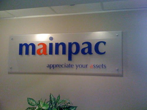 Mainpac Reception Sign